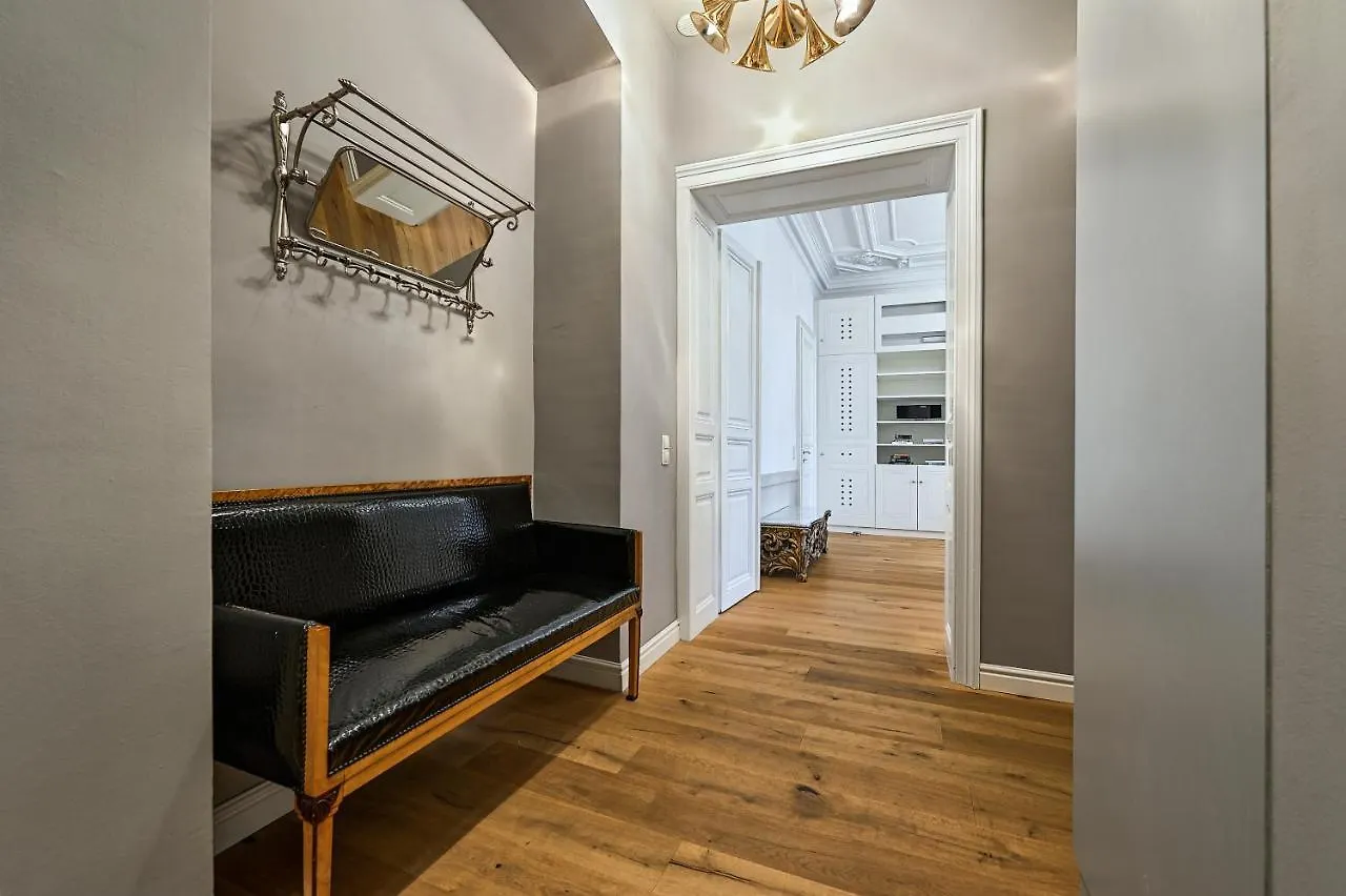 Garnisongasse - Luxurious Apartment Close To The City Centre Vienna Austria