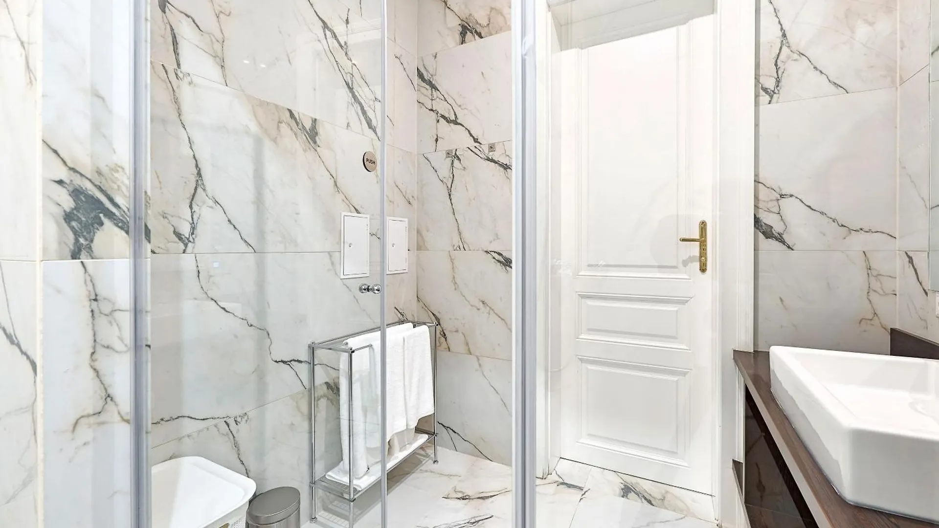 Garnisongasse - Luxurious Apartment Close To The City Centre Vienna Austria